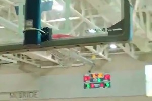 詹娜广告：谢谢三名NBA前男友“送”豪车豪宅下一站NFL